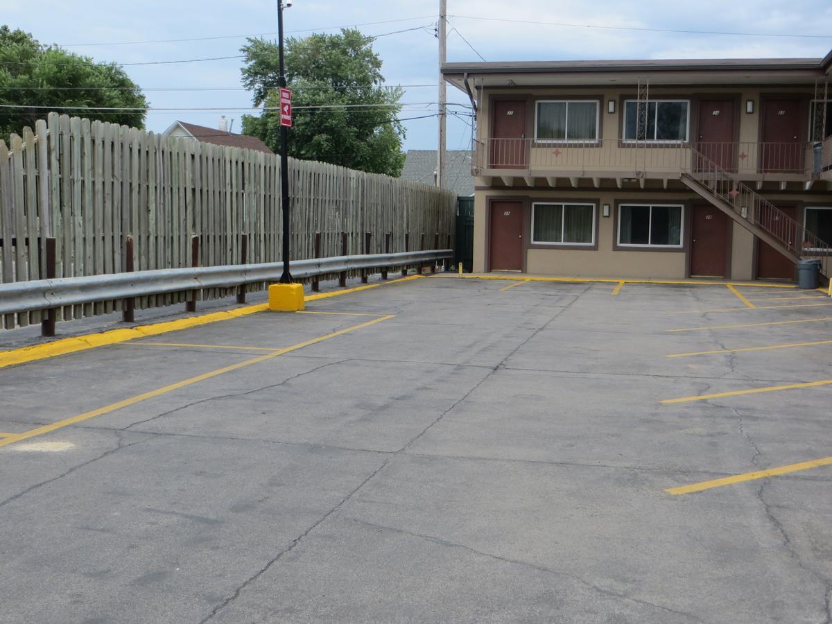 Carter Lake Deluxe Inn/Extended Stay - Council Bluffs מראה חיצוני תמונה