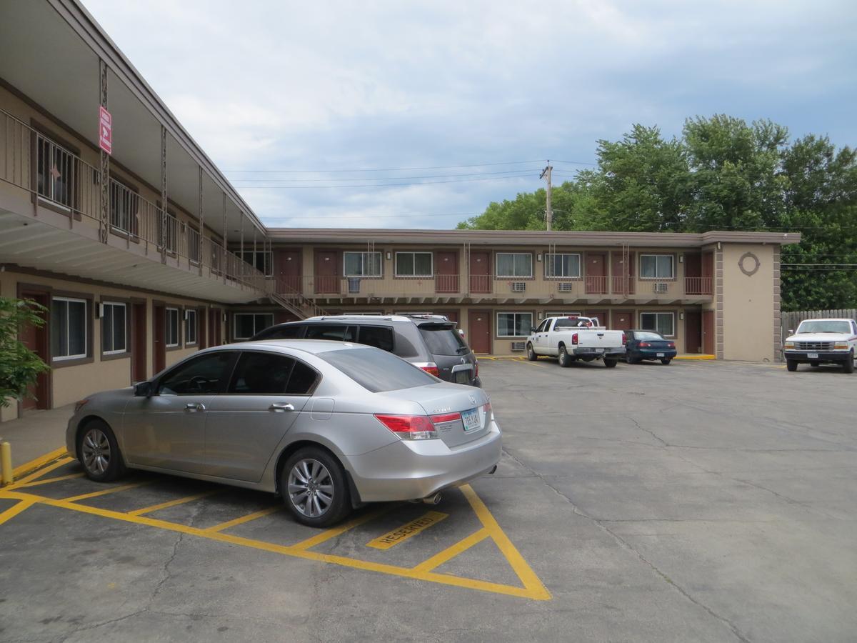 Carter Lake Deluxe Inn/Extended Stay - Council Bluffs מראה חיצוני תמונה